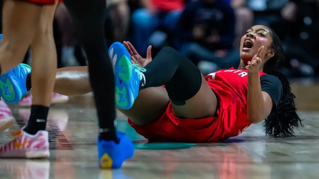 Reese Hit in Face by Edwards as Flagrant 1 Flips Momentum in Dream-Sun Clash