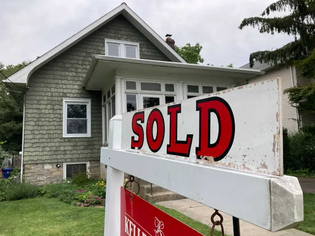 US Mortgage Rates Hit 2-Month Lows Despite Slumping Demand