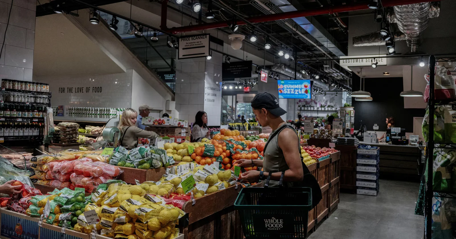 War-driven energy costs keep U.S. inflation rising and Fed on hold