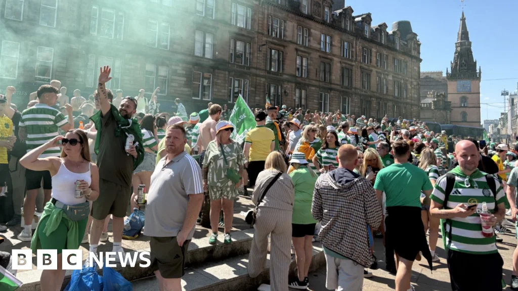 Celtic seal fifth straight title as Hearts' hopes fade in Glasgow