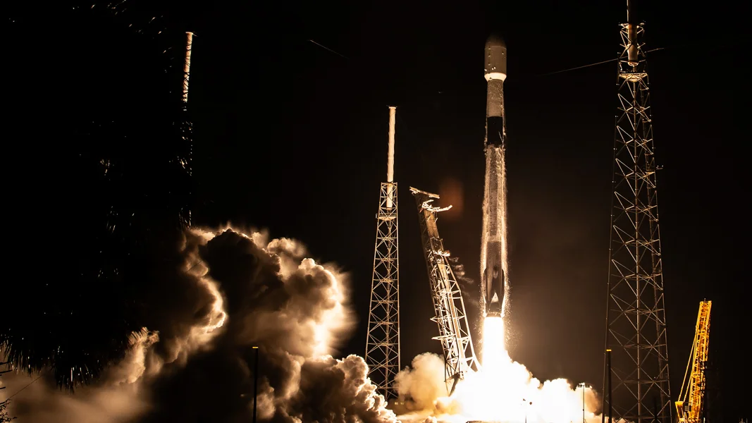 "SpaceX's Starlink Satellite Fleet Surpasses 5,000 with Latest Launch"