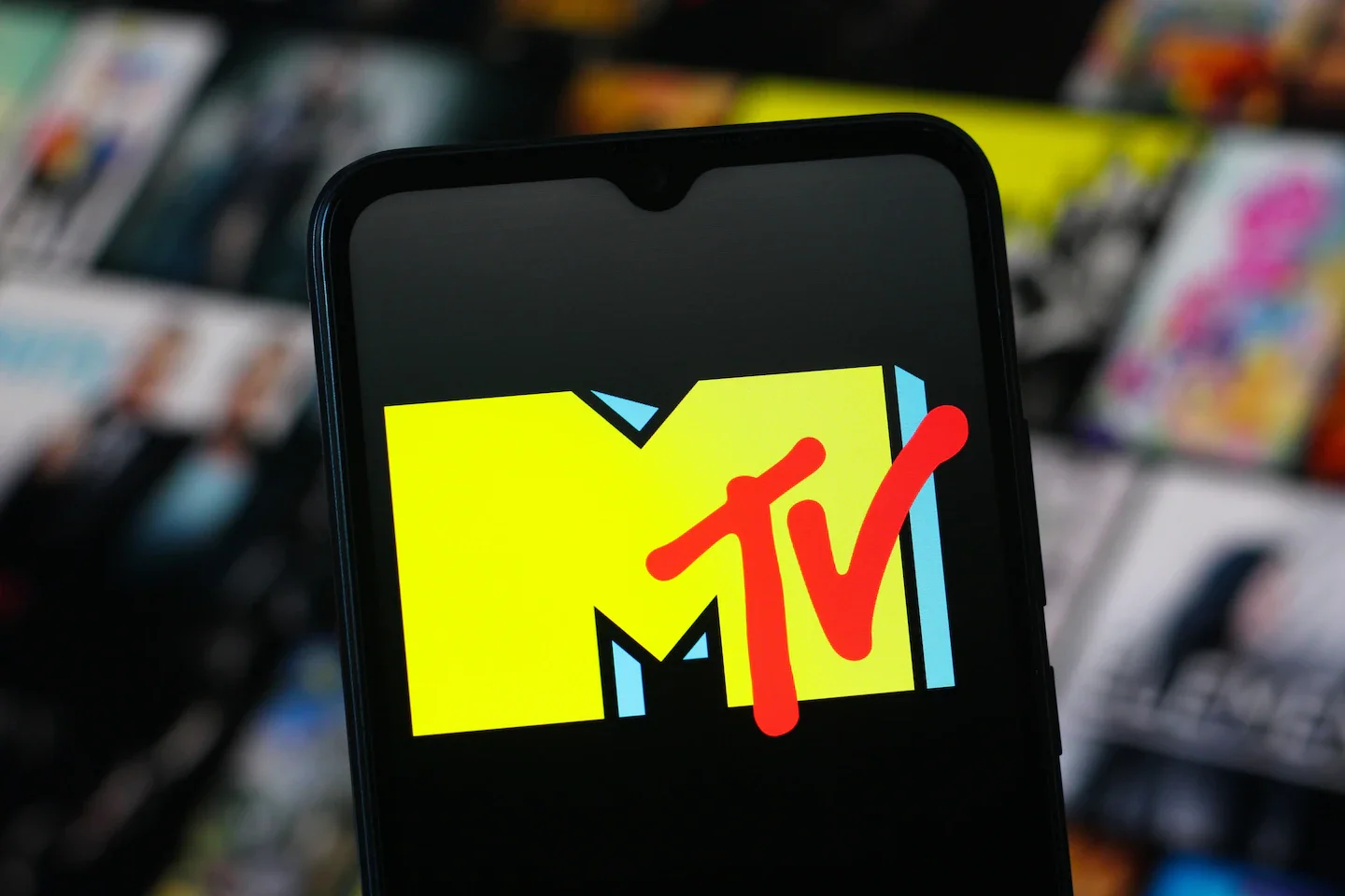 Dave Kendall, Creator of MTV's 120 Minutes, dies, shaping alt rock on TV