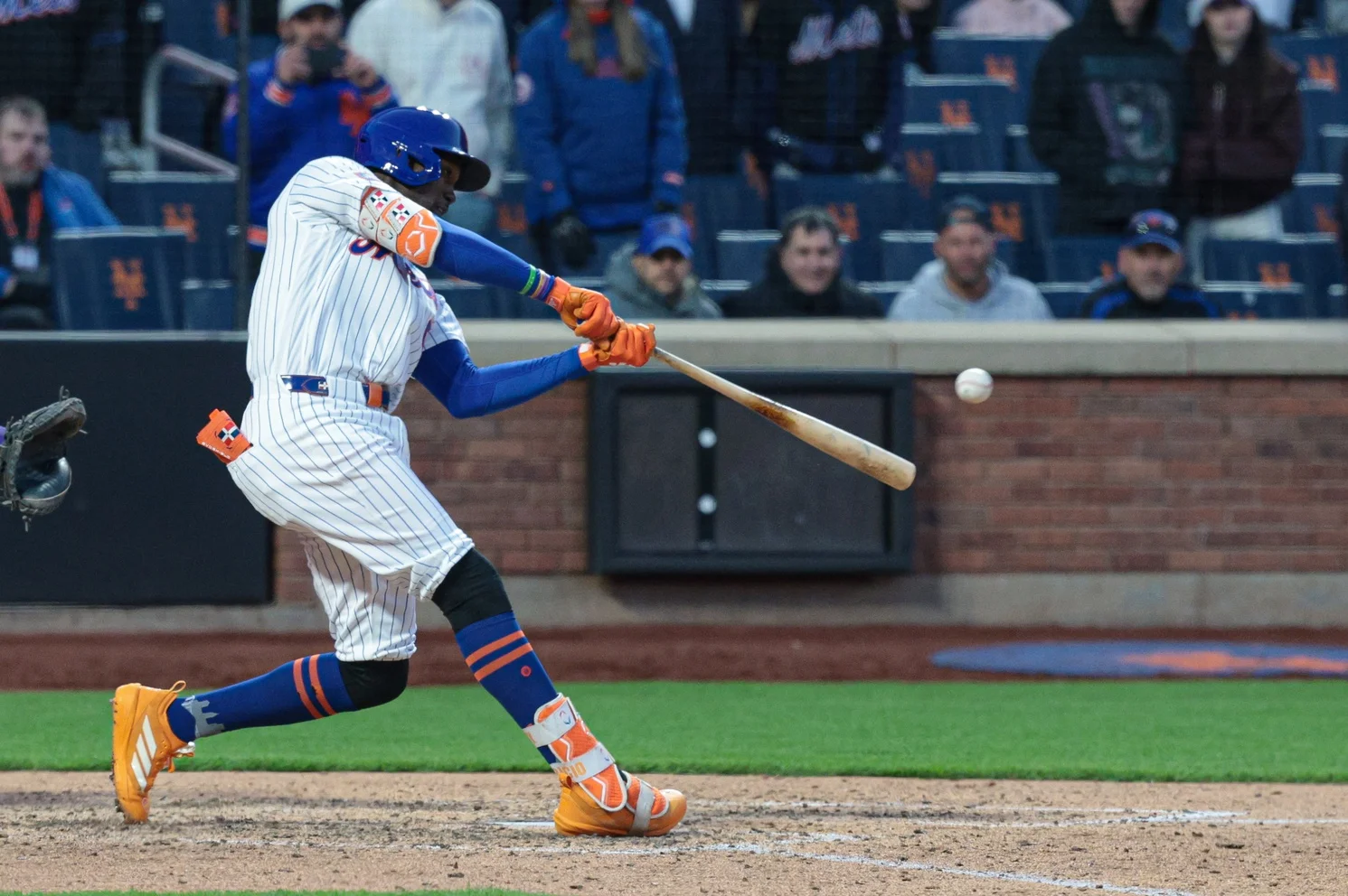 Mets Lose Mauricio to Fractured Thumb as Torrens Inks 2-Year Extension