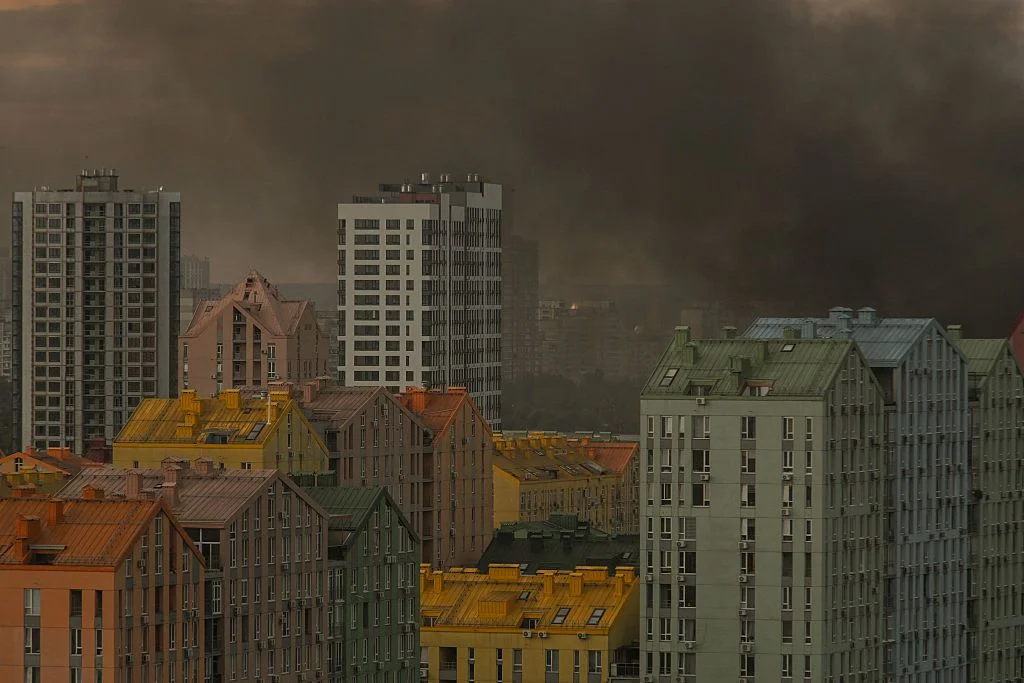 Kyiv hit by ballistic attack: eight wounded, including a child