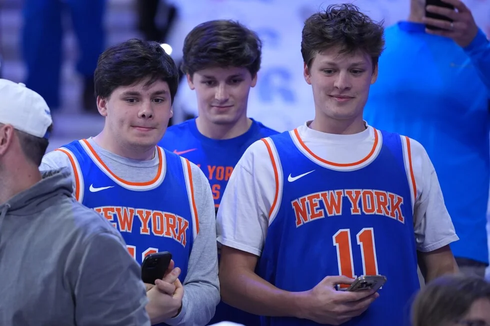 Celeb-packed Knicks fans flood Philly for Game 3 win