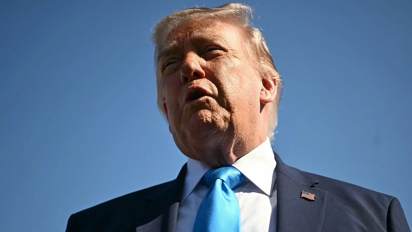 Trump Signals a 2028 Primary Hit List for GOP Rivals