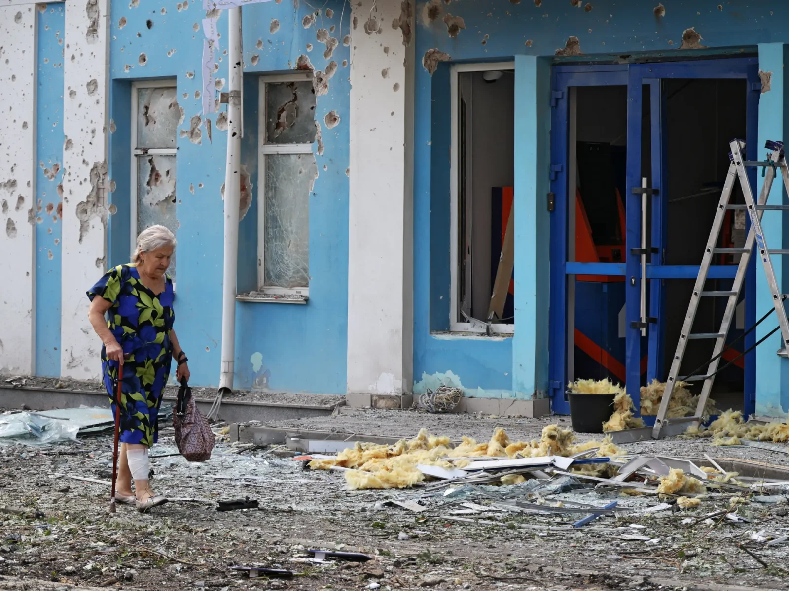 Ukraine strikes cause high casualties in Russia near the border as fighting intensifies