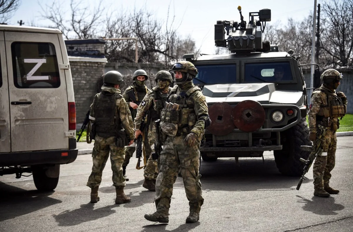 Zelensky Warns Five Russian War Scenarios in Northern Ukraine, Sees 100,000-Troop Mobilization