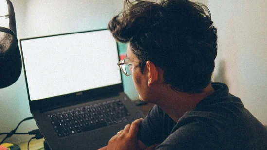 Layoff Looms, US-based Indian Techie Reconsiders Return to India for Mental Health