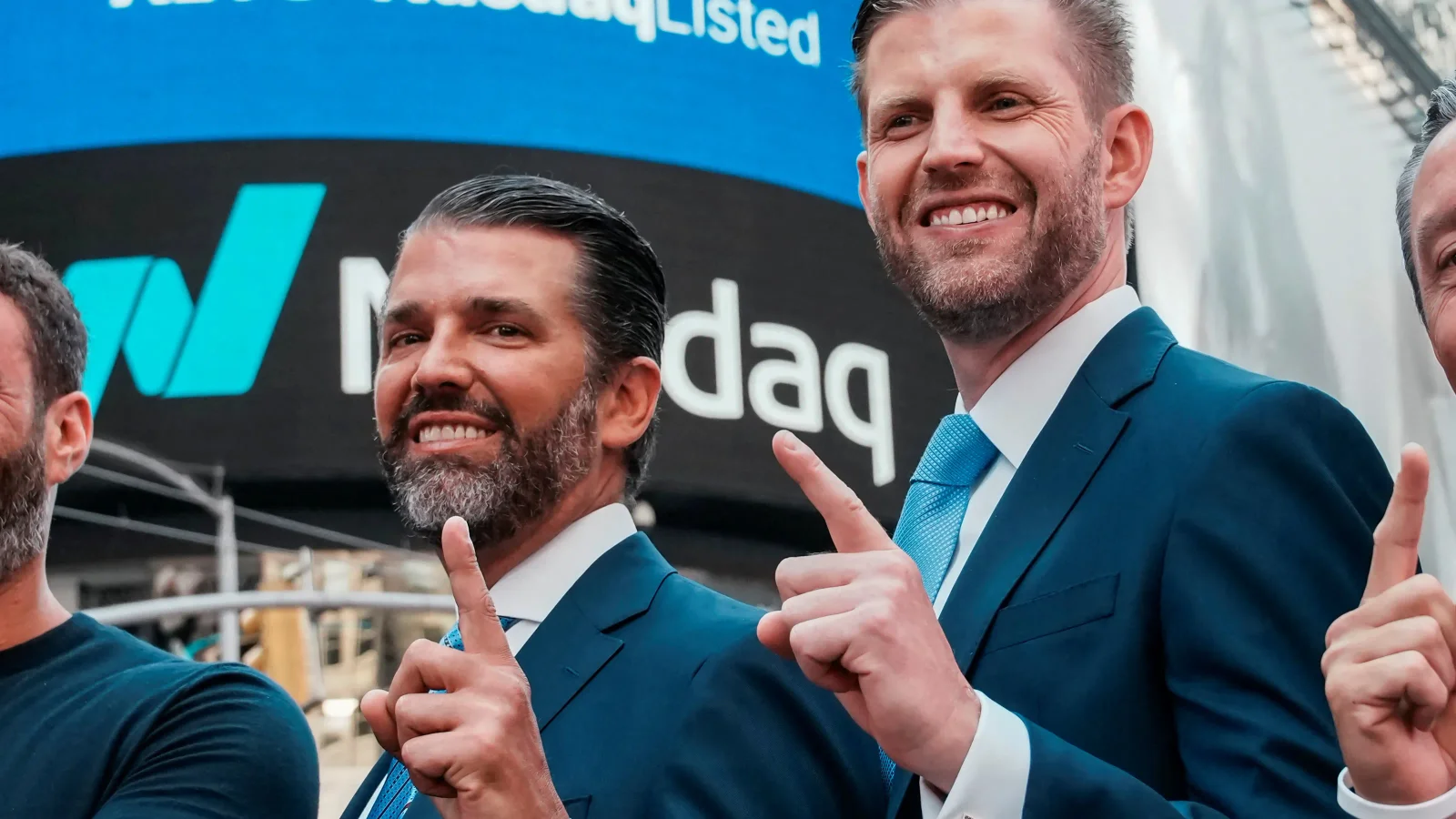 Trump-Affiliated World Liberty Wins Preliminary Bank Charter to Issue Stablecoins