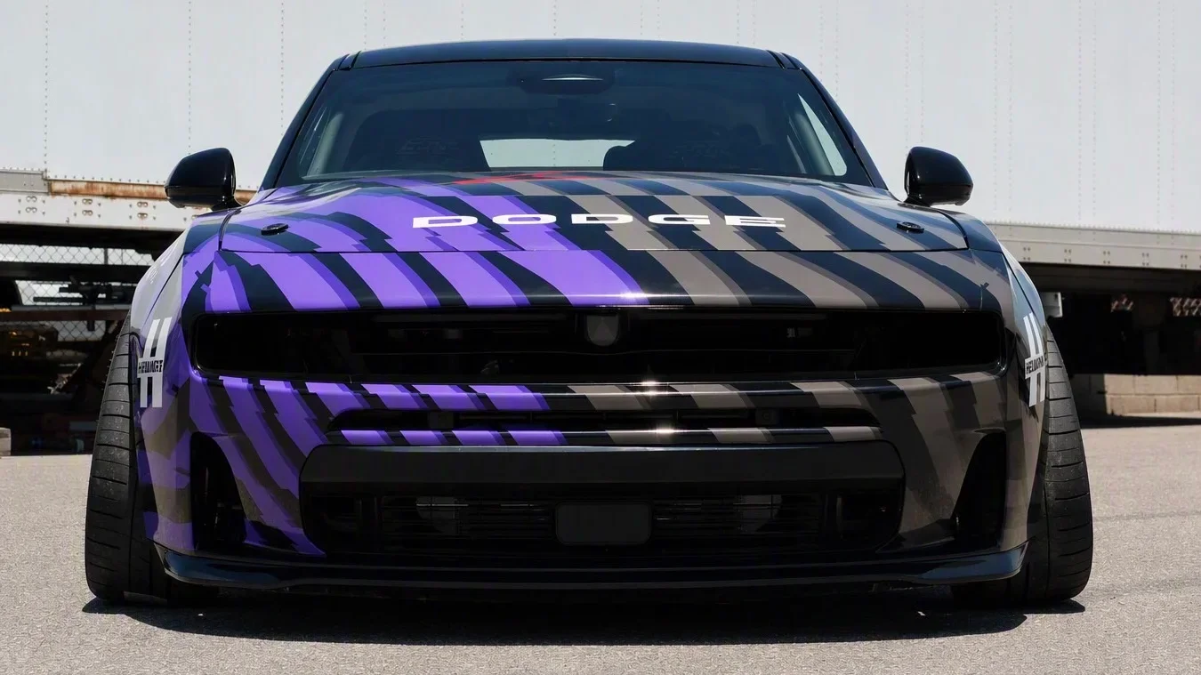 Dodge Debuts Dual 750-HP Manual Charger Drift Machines
