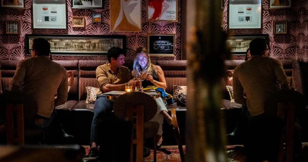 AI matchmaking reshapes dating: from swipes to live events