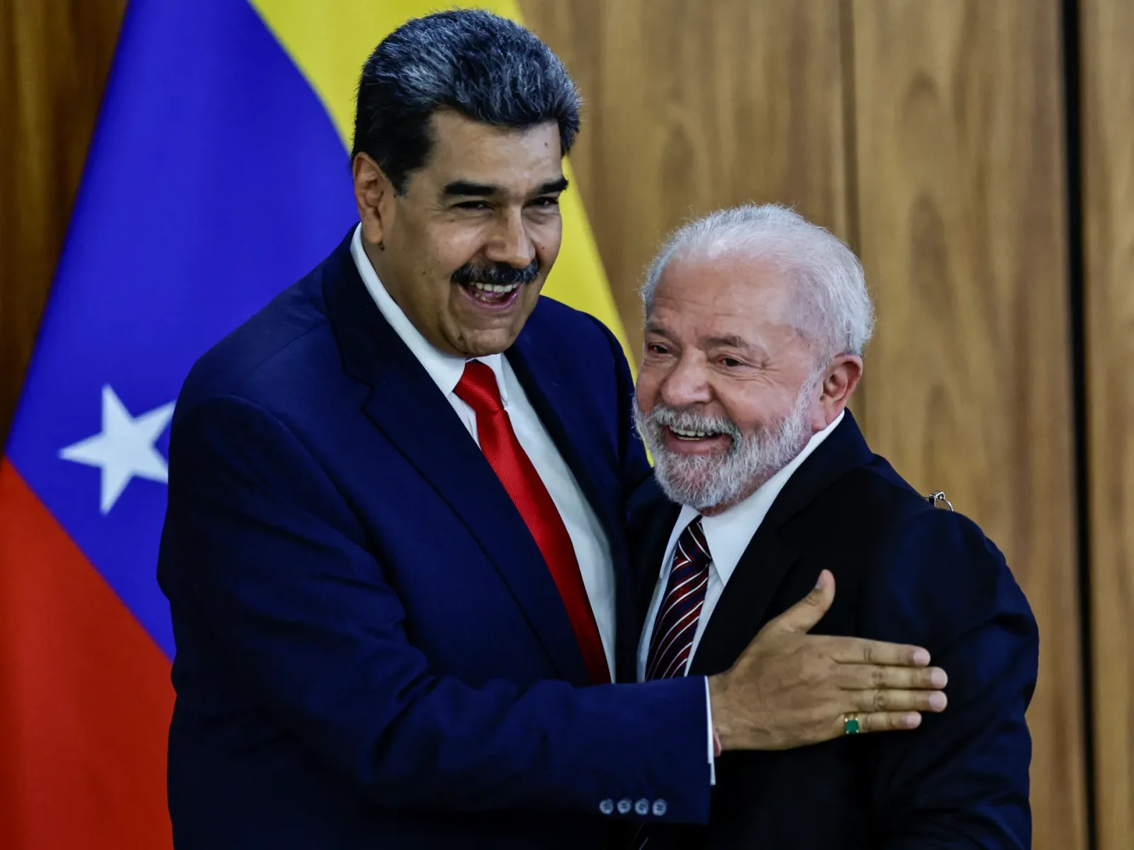Maduro and Lula Meet in Brazil to Strengthen Relations.
