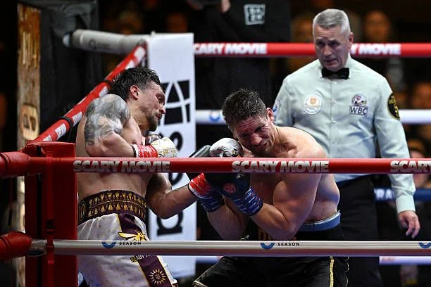 Usyk seals heavyweight supremacy with late stoppage near the Pyramids