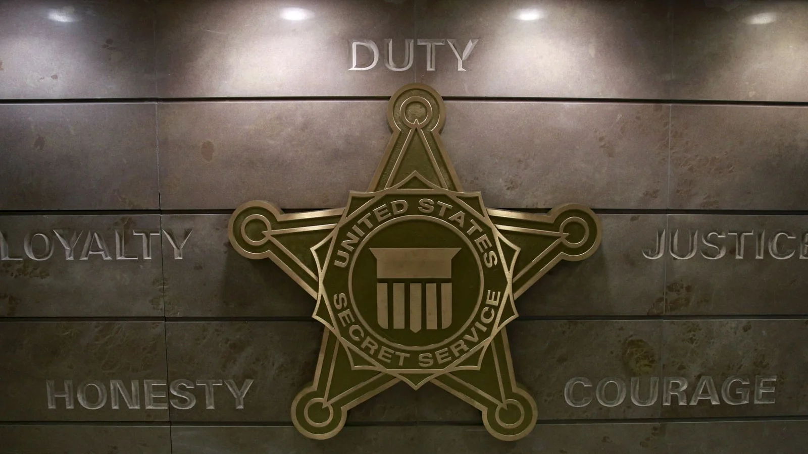 Off-duty Secret Service agent arrested for indecent exposure in Miami