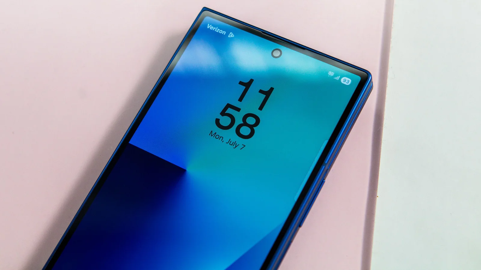 Galaxy Z Fold 8 hinge overhaul targets a sleeker crease before launch