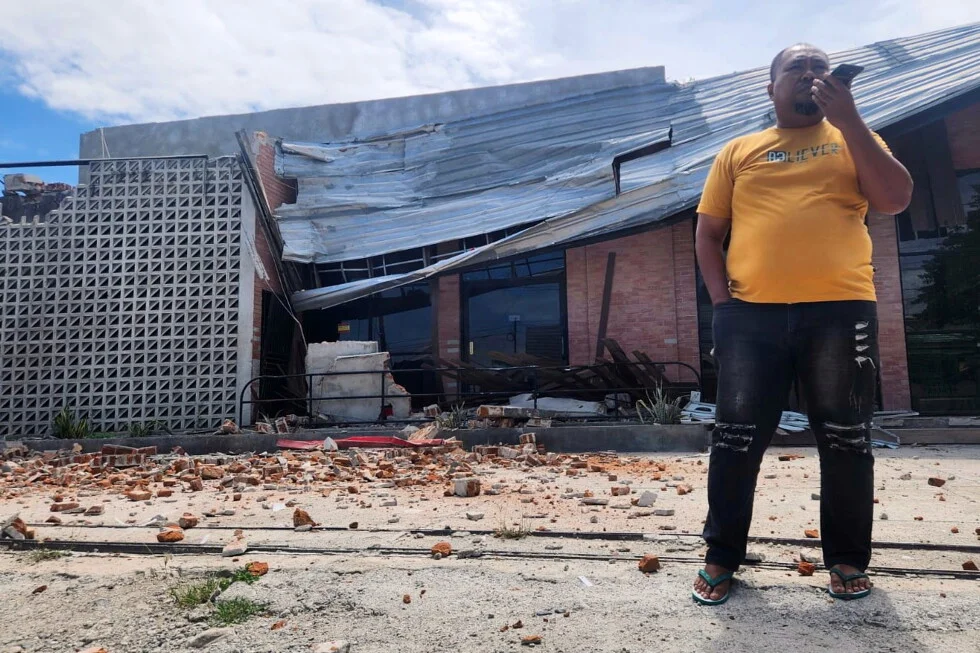 Sulawesi rocked by 6.7-magnitude quake, sparking evacuations and warnings