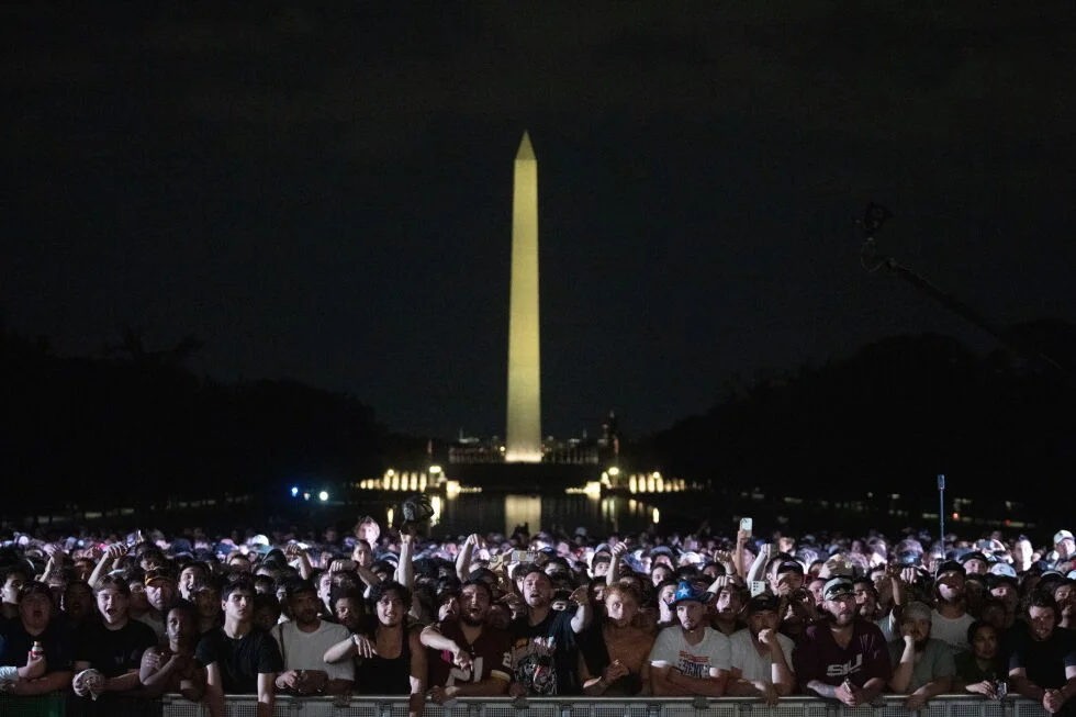 Trump's UFC night in DC tests the line between sport and politics