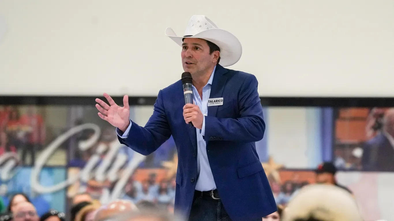 Pulido onstage at school fundraiser with registered sex offender, fueling campaign scrutiny