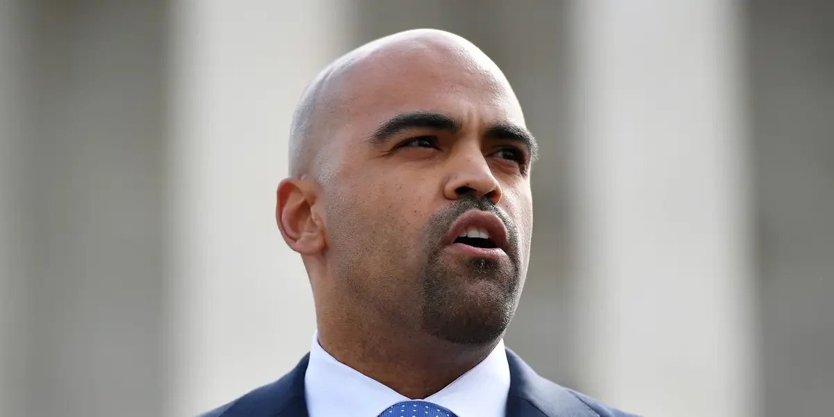 "14 Democrats Join GOP in Condemning Biden's Border Policies"