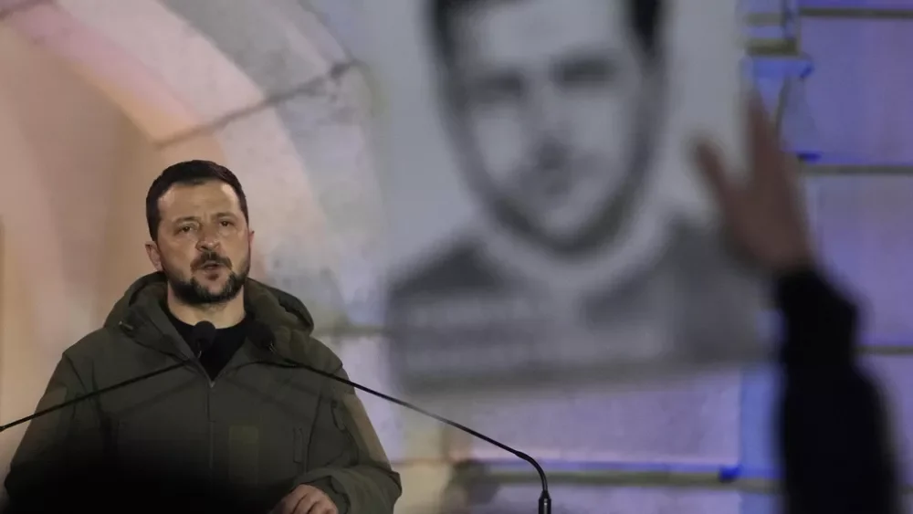 Zelenskyy considers withdrawal from Bakhmut if encircled.