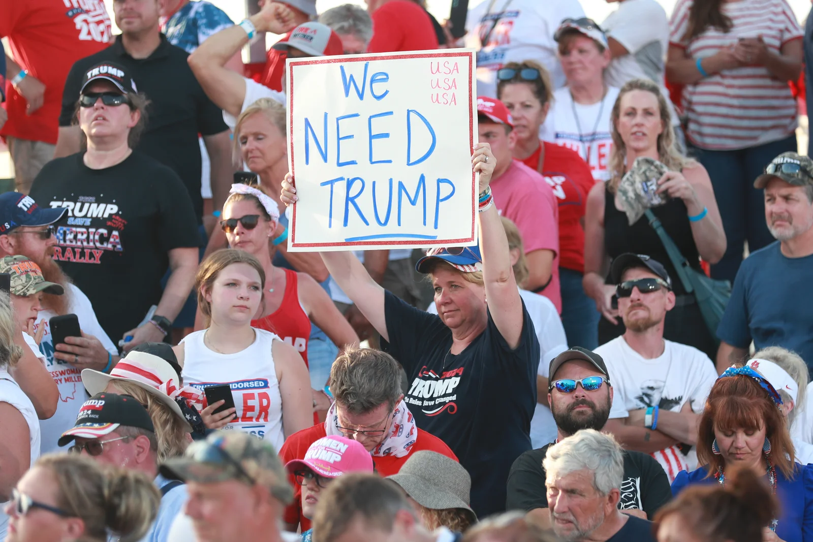 Trump's Advantage Over DeSantis Threatened by Legal Woes and Setbacks.