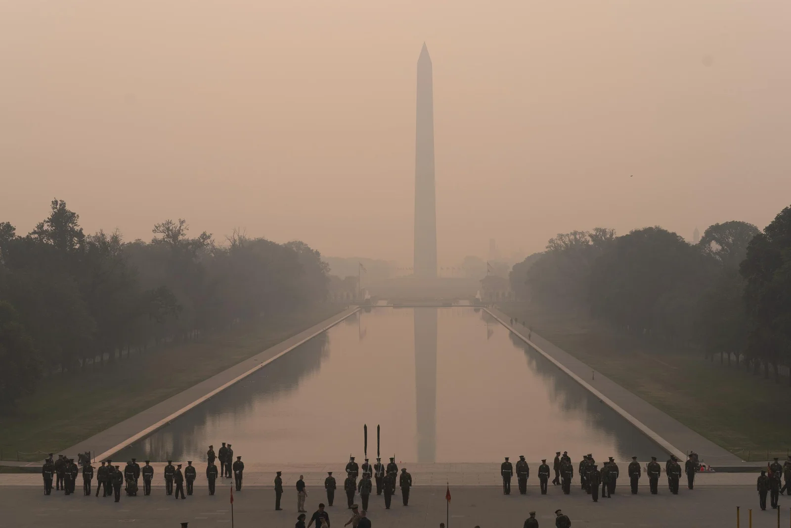 "Canadian Wildfire Smoke Causes Hazardous Air Quality Alerts in US and Canada"