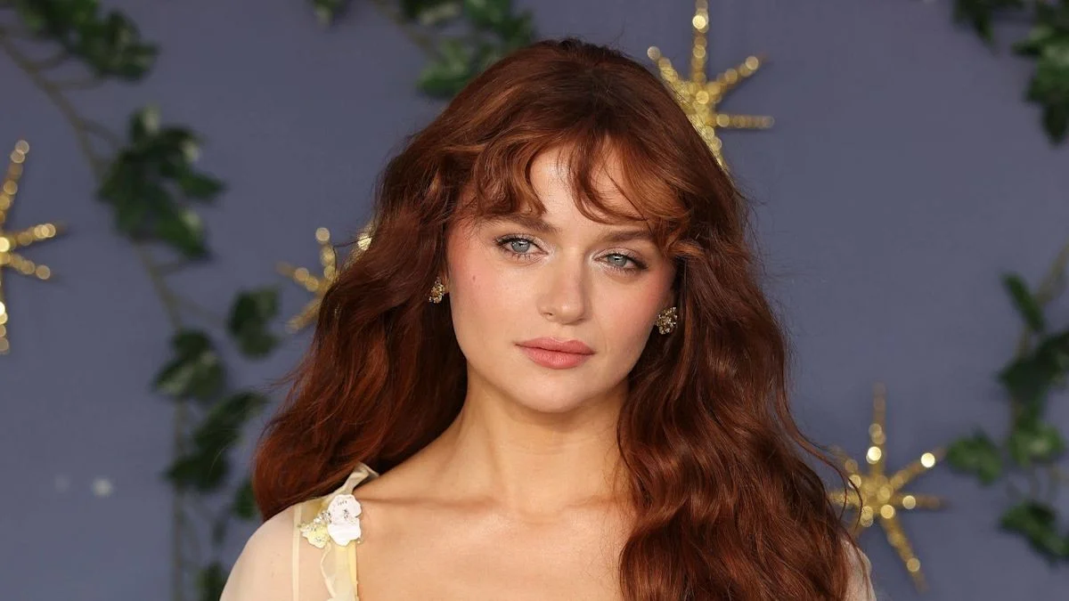 Joey King's spellbinding yellow gown dazzles at London premiere with Bullock and Kidman