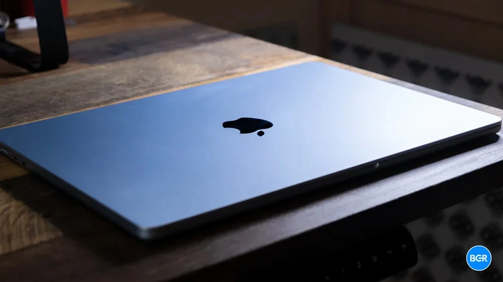 Fanless but Fierce: Why the MacBook Air Stays Cool Without a Fan