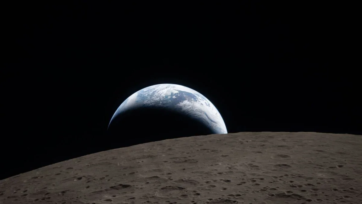 Earthset from Orbit: The iPhone Moment That Broke the Internet