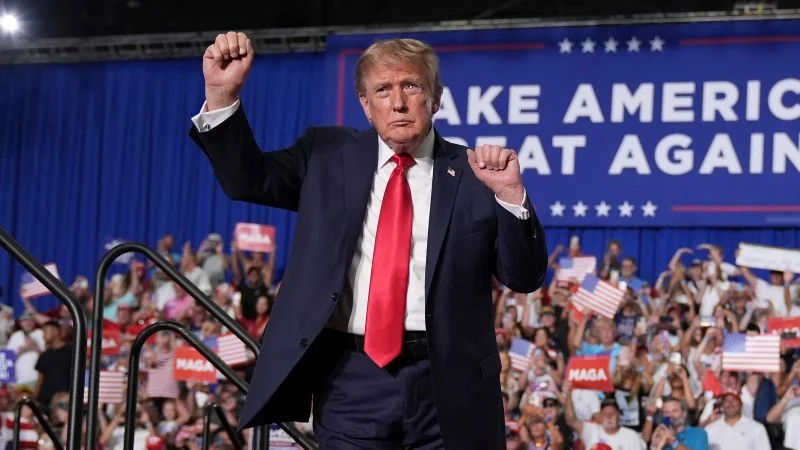 Trump’s First Midterm Ads Put His Image Center Stage