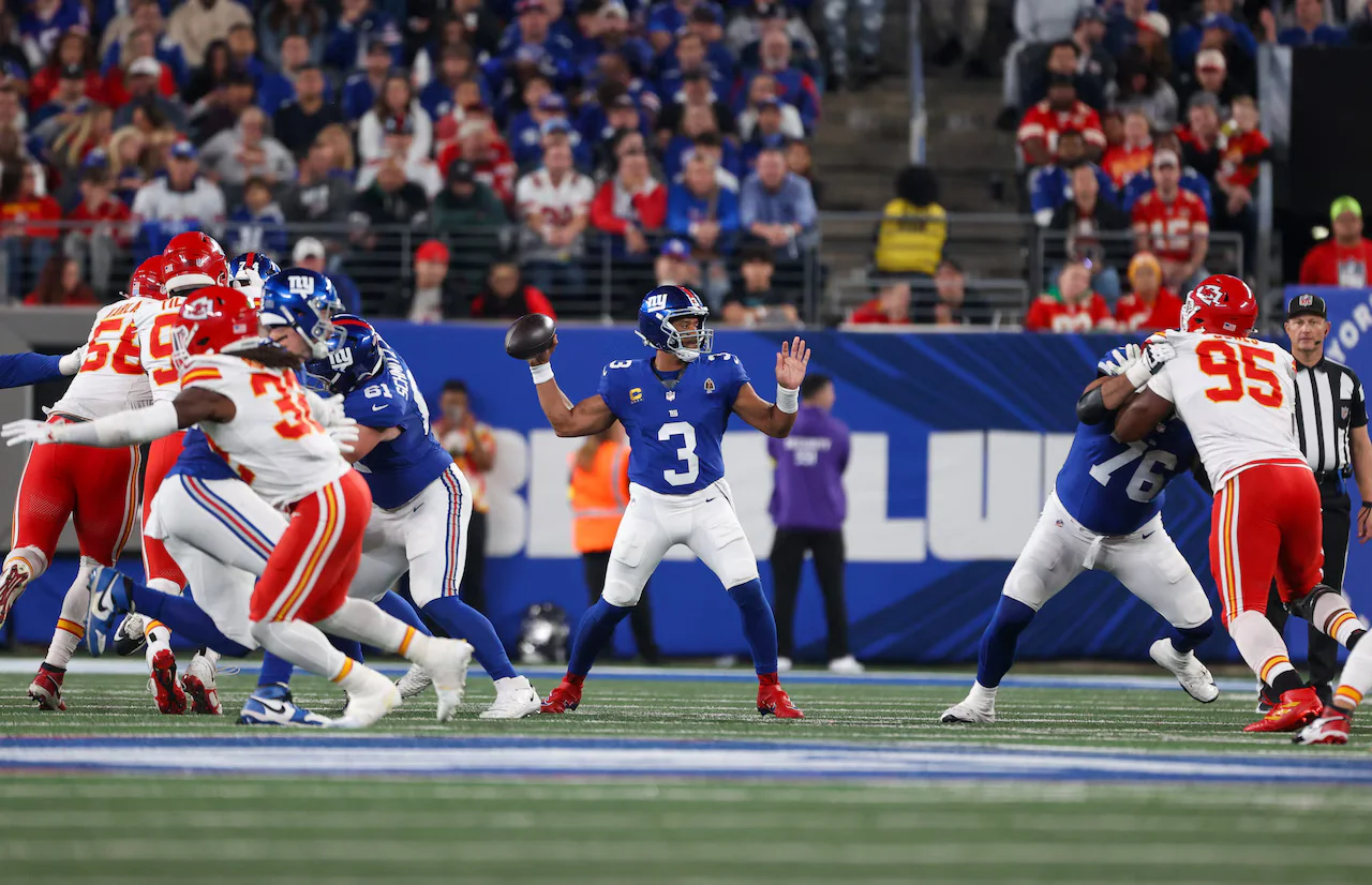 Giants Fans Demand Jaxson Dart After Wilson's Struggles