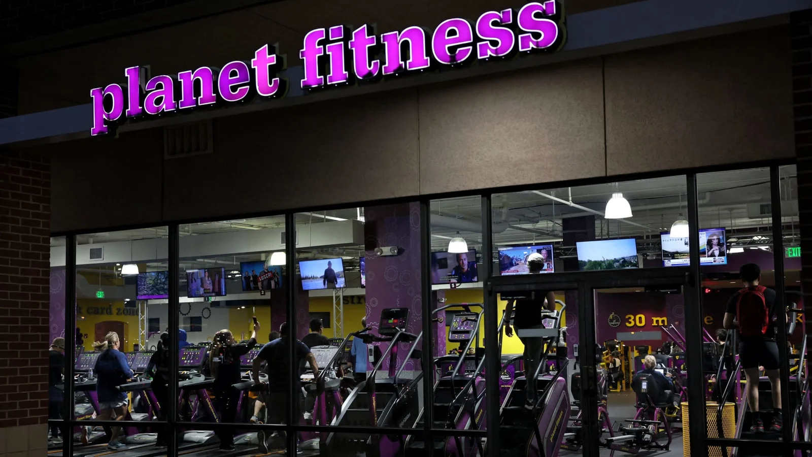 Planet Fitness stock slides after guidance cut and paused pricing plan
