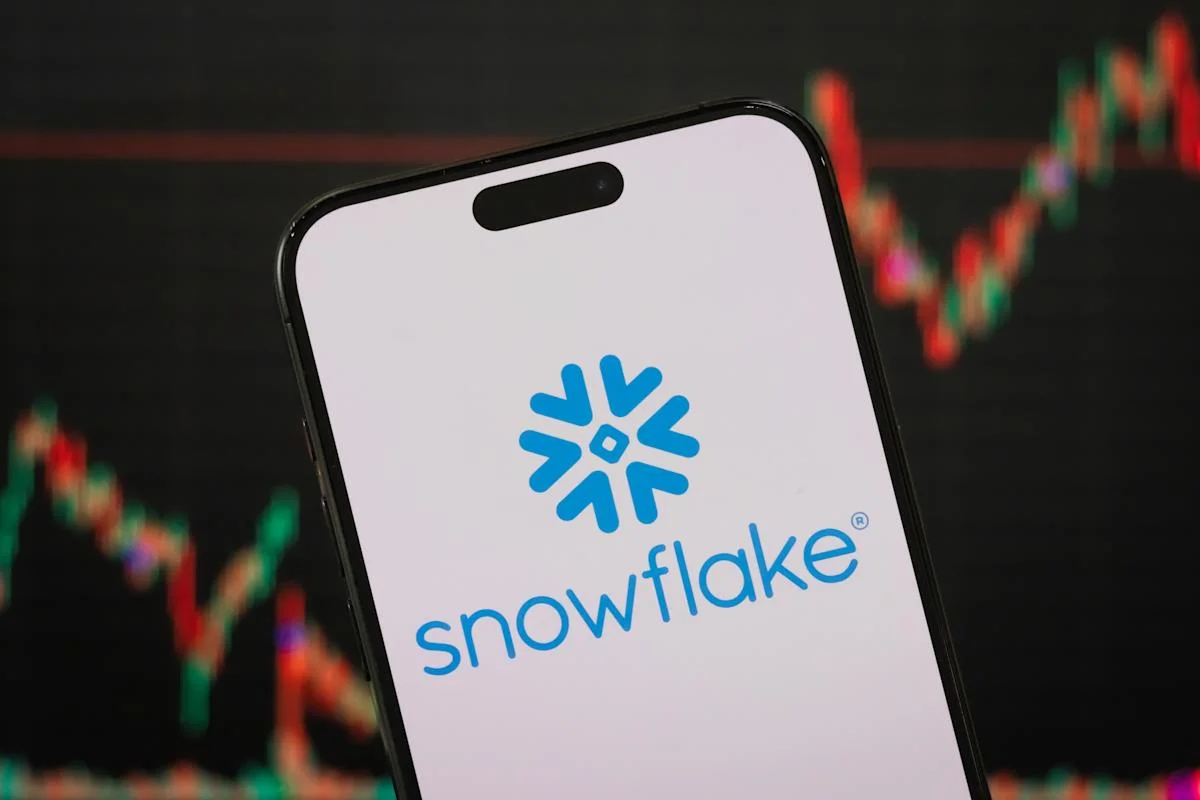 Snowflake rockets on AI demand and AWS tie-up lift stock