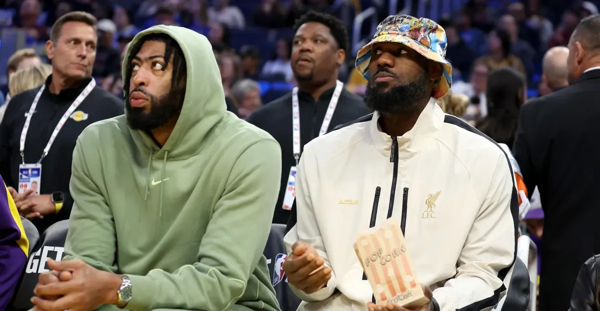 Warriors bow out of LeBron pursuit as Davis price stalls deal