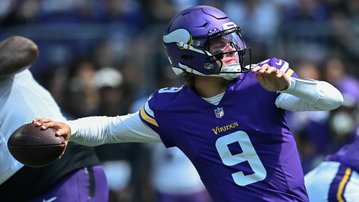 McCarthy misfires on TD try, takes a few hits as Vikings evaluate QB2 vs. Ravens