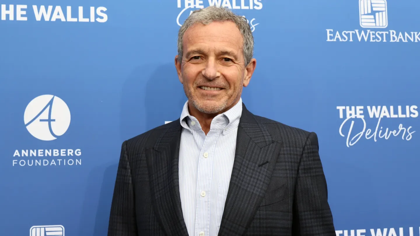 Iger Details Near-Deals and Near-Misses: Apple Talks, Twitter Bid, Bond Prospects