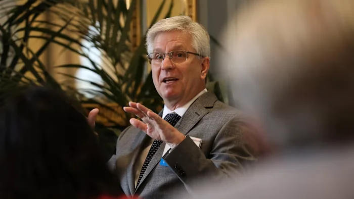 Federal Reserve Official Urges July Rate Cuts