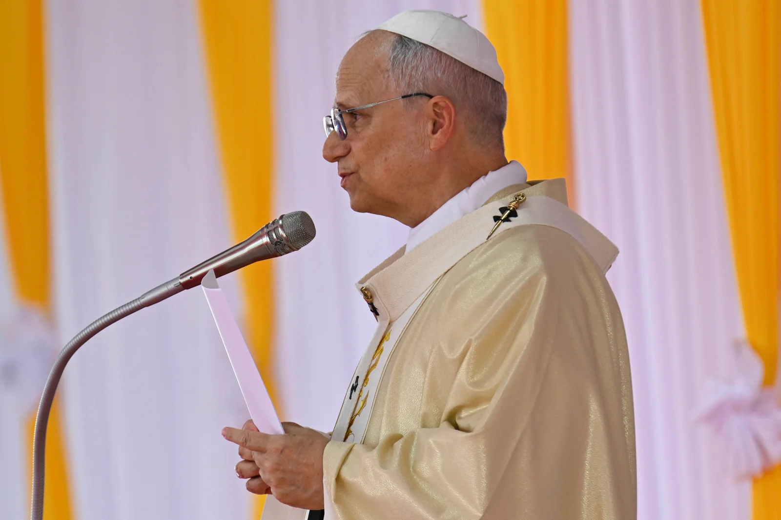 Pope Leo XIV Warns Against Treating Christ as a Convenience, Urges Genuine Faith in Angola