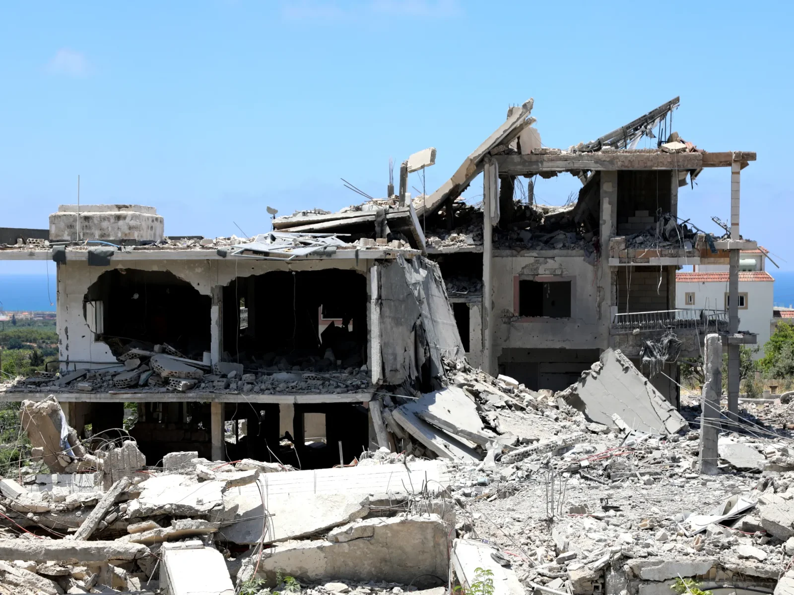 Lebanon strikes imperil US-Iran peace talks as toll rises