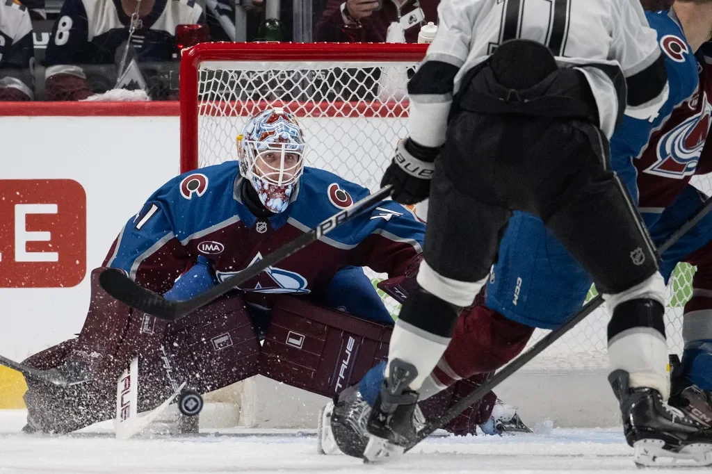 Wedgewood’s playoff debut lifts Avalanche past Kings in Game 1