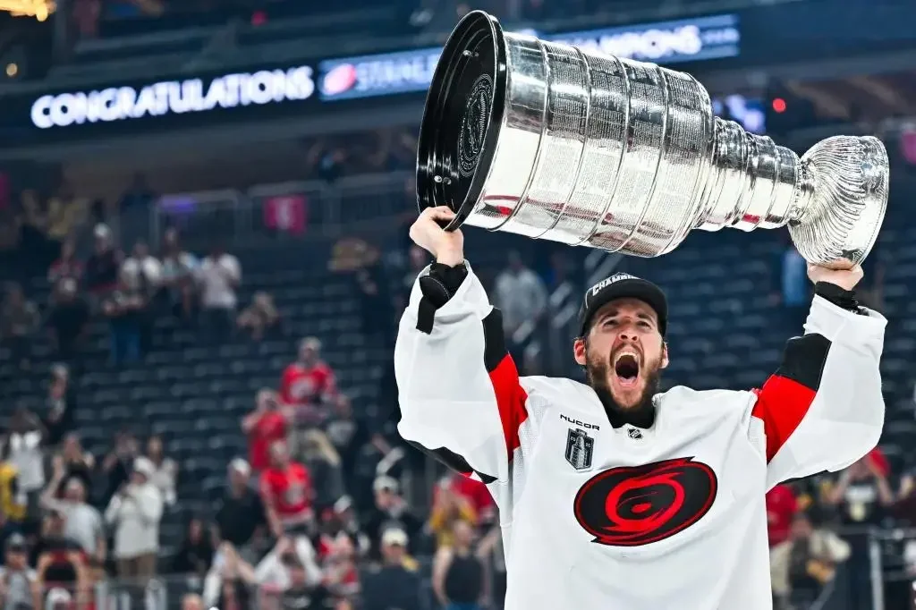 Bussi Becomes Hurricanes' Cup-Closing Hero