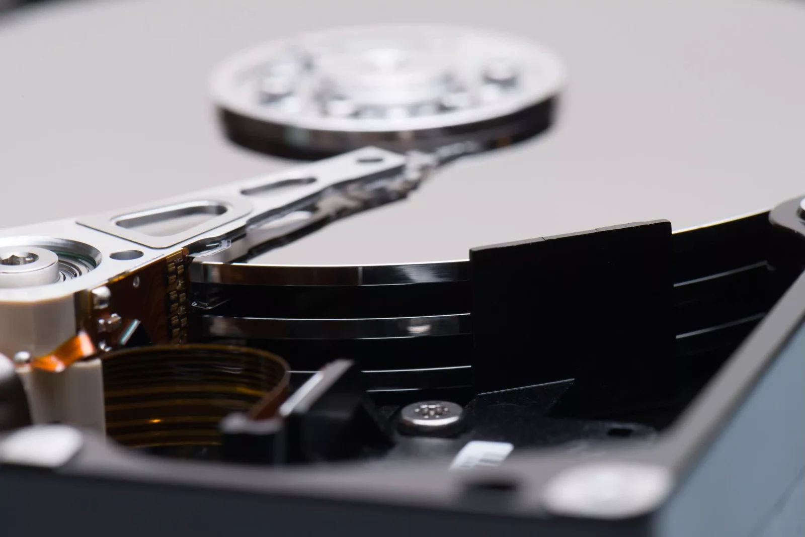 WD and HGST drive reliability beats Seagate and Toshiba in large fleet study