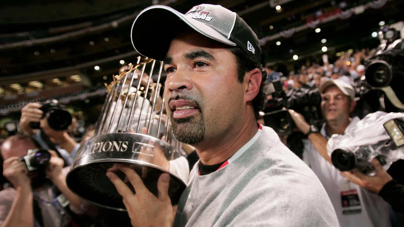 Ozzie Guillen's No. 13 To Be Retired By White Sox On Aug. 8