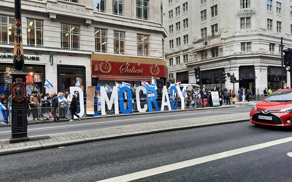 Protests and Controversy Surround Netanyahu's London Visit.