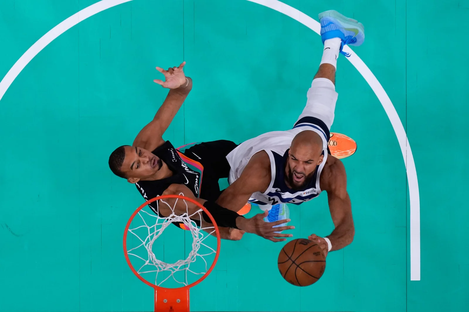 Timberwolves edge Spurs in gritty Game 1 as Edwards returns