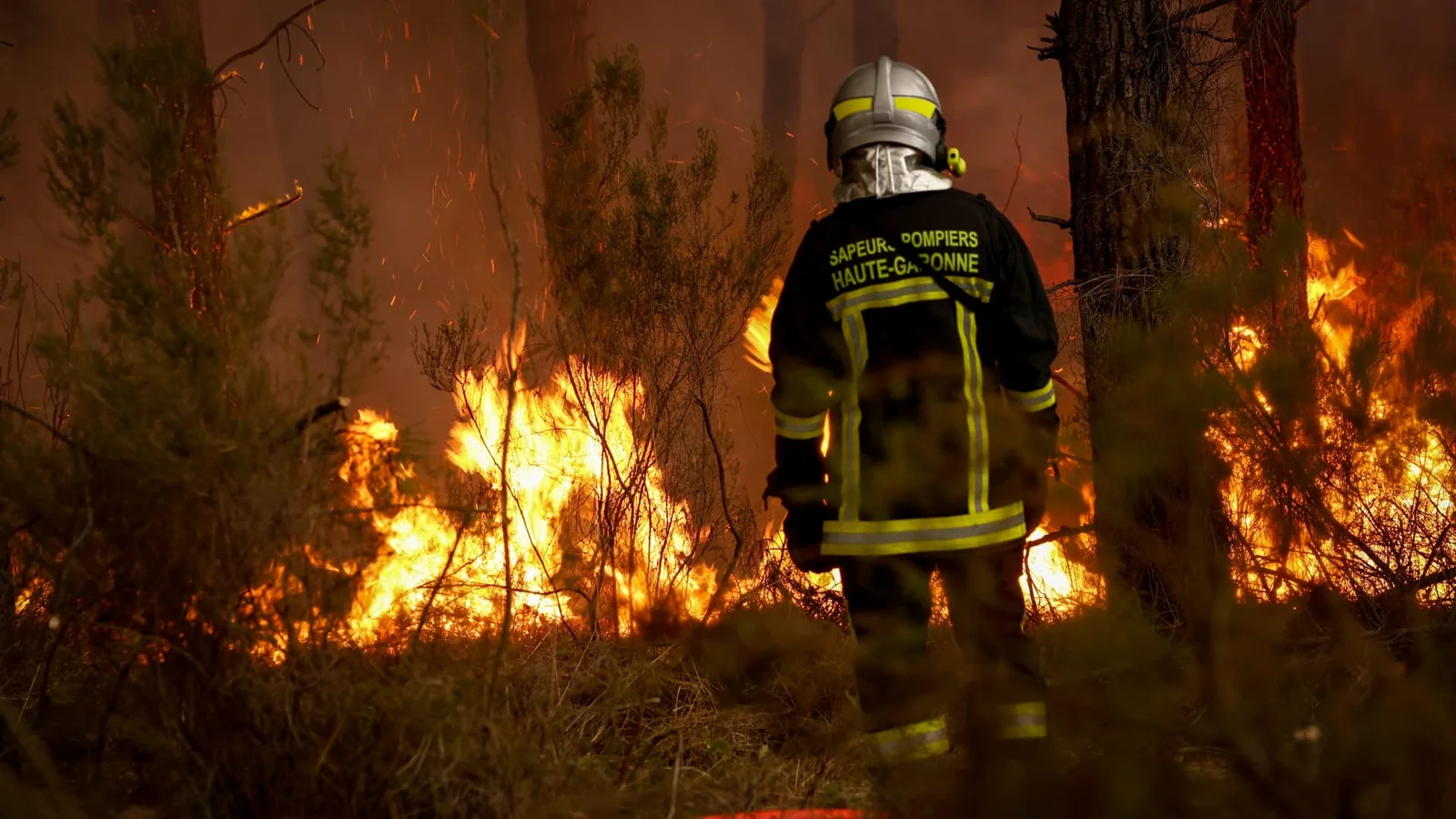 Historic European wildfires push France and Spain toward a crisis