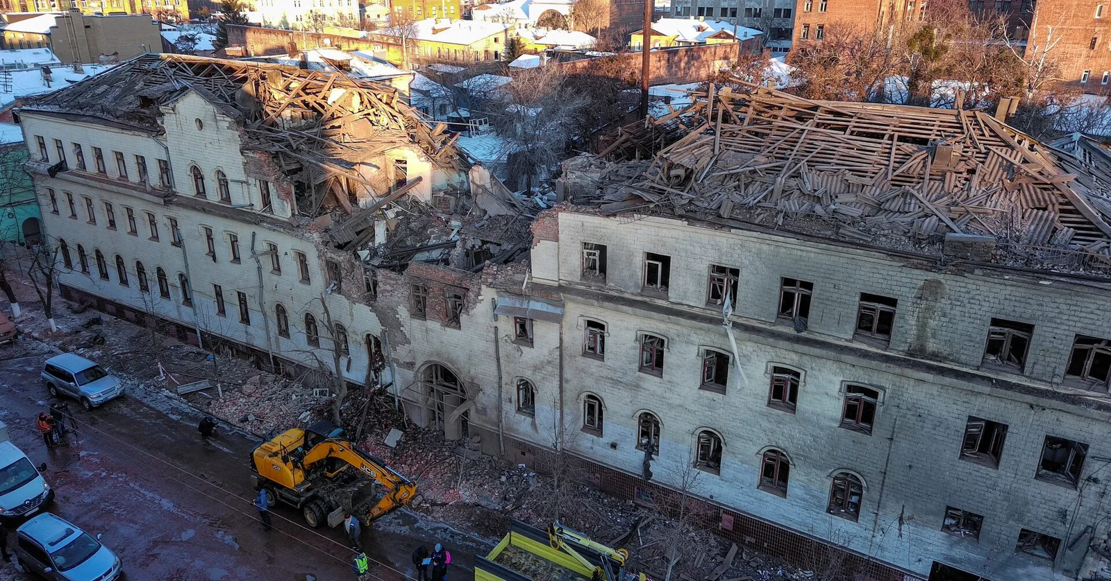 "Russian Missiles Strike Kharkiv, 17 Injured in Ukraine"