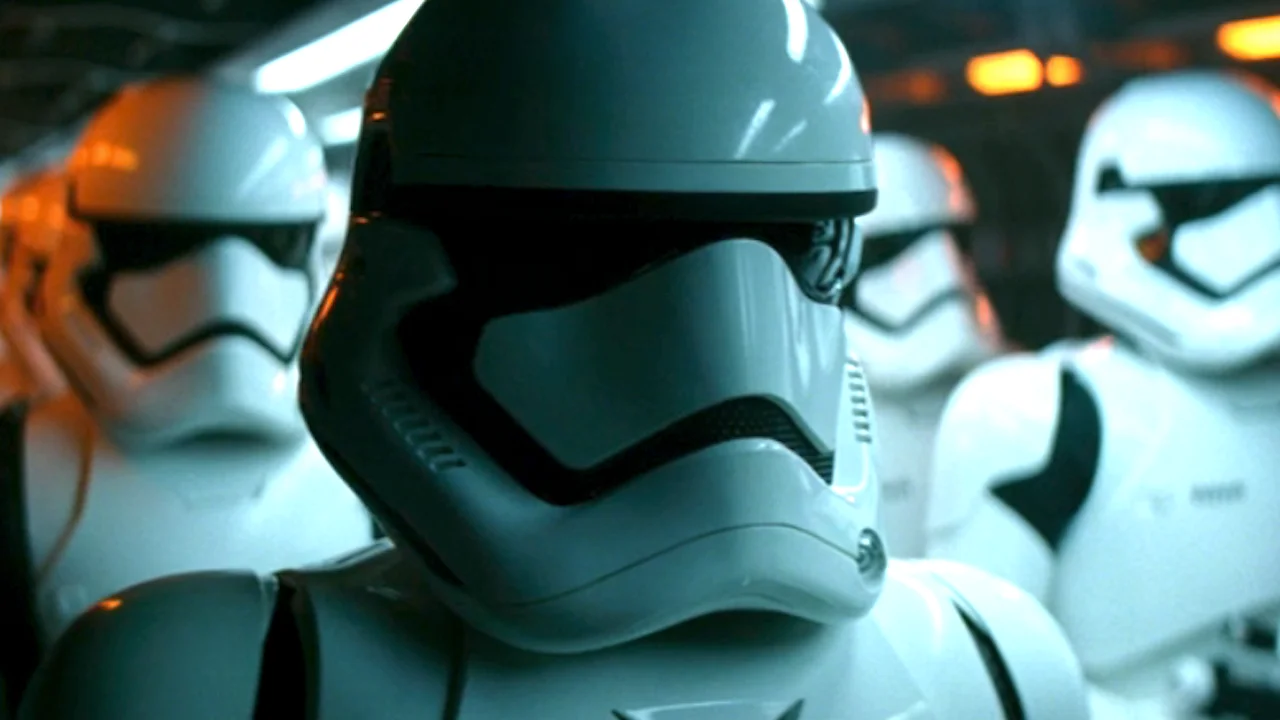 Guest Kisses Stormtrooper, Receives Savage First Order Rejection at Disney World