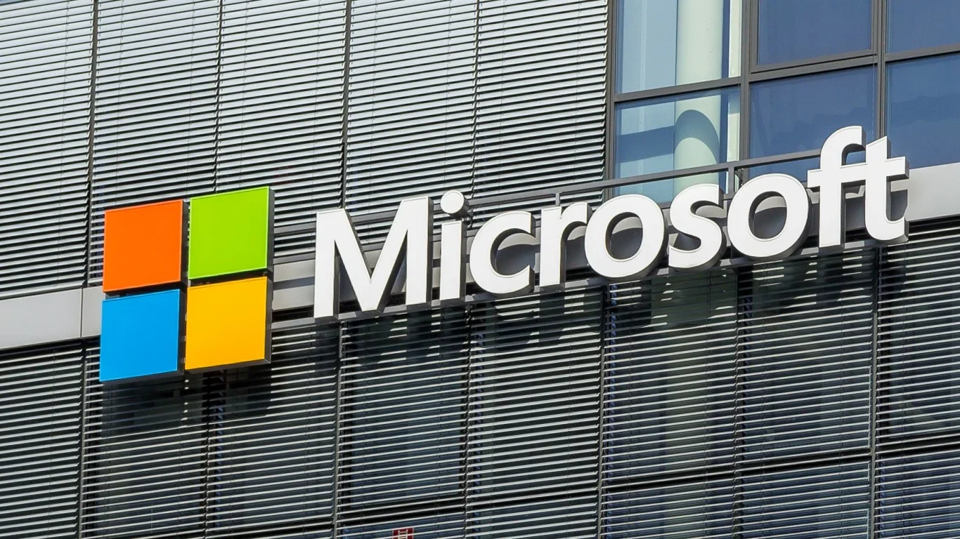 AI Backlog Pushes Microsoft Toward a $600+ Target Within a Year